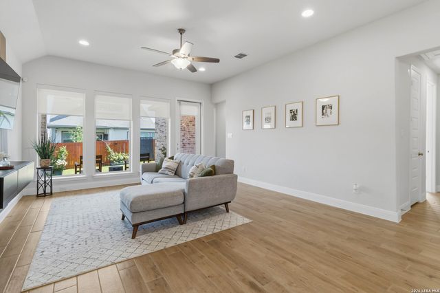 2614 SUNCADIA LN, San Antonio, TX 78245