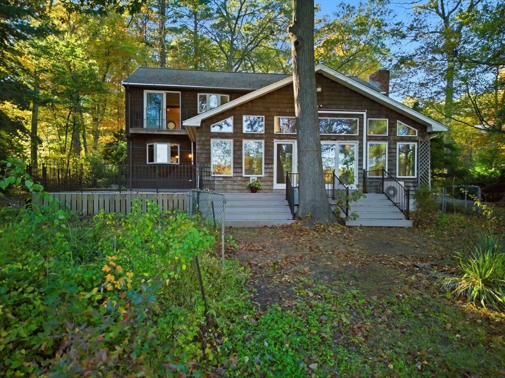 33 W Elm St, Hopkinton, MA 01748