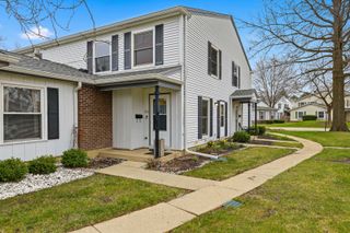 763 Wellington Avenue 763, Elk Grove Village, IL 60007
