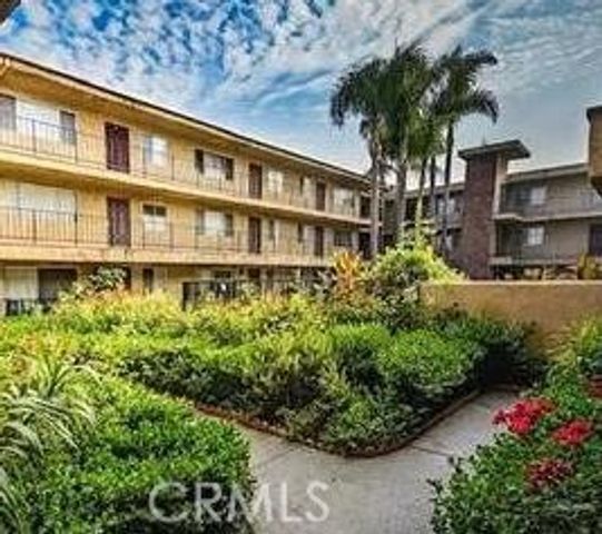 8505 Columbus Avenue 111, North Hills, CA 91343
