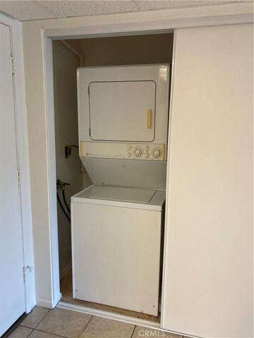 8505 Columbus Avenue 111, North Hills, CA 91343