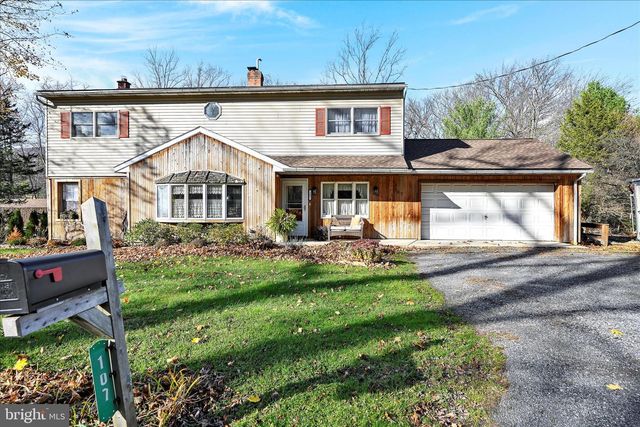 107 MOONSHINE RD, Jonestown, PA 17038