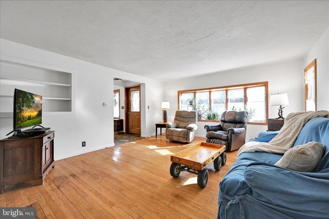 107 MOONSHINE RD, Jonestown, PA 17038