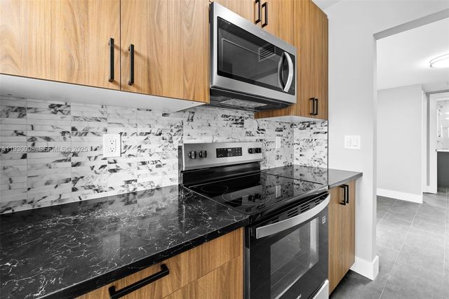 2361 NW 15th St 2361, Miami, FL 33125