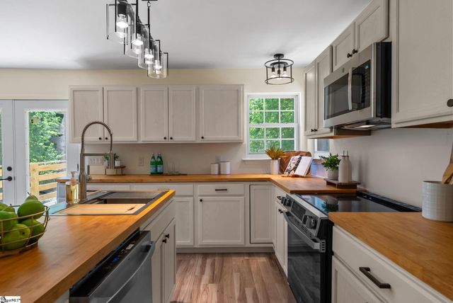 7 Stadium Drive, Greenville, SC 29609