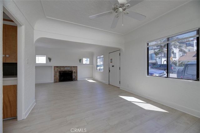 931 Manhattan Avenue, Hermosa Beach, CA 90254