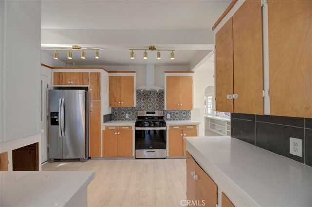 931 Manhattan Avenue, Hermosa Beach, CA 90254