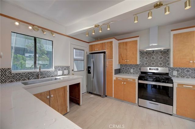 931 Manhattan Avenue, Hermosa Beach, CA 90254