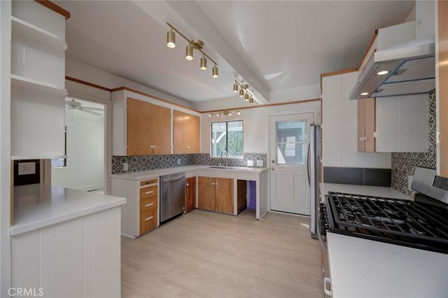 931 Manhattan Avenue, Hermosa Beach, CA 90254