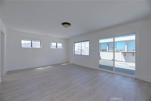 931 Manhattan Avenue, Hermosa Beach, CA 90254