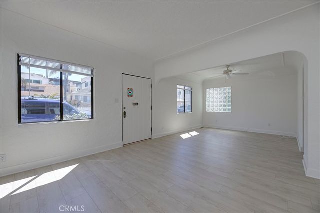 931 Manhattan Avenue, Hermosa Beach, CA 90254