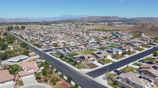 27750 Via Santa Catarina, Menifee, CA 92585