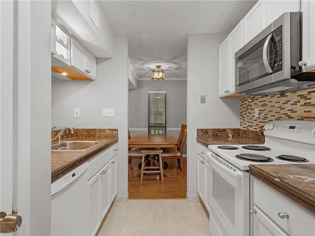 903 Tuxworth Circle, Decatur, GA 30033