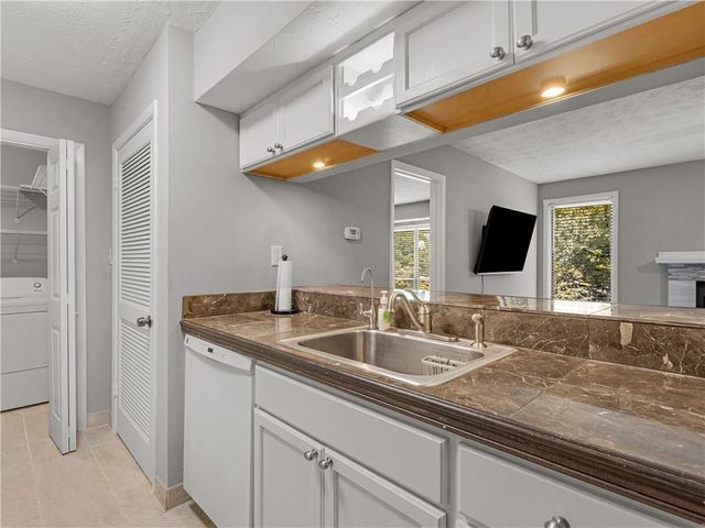 903 Tuxworth Circle, Decatur, GA 30033