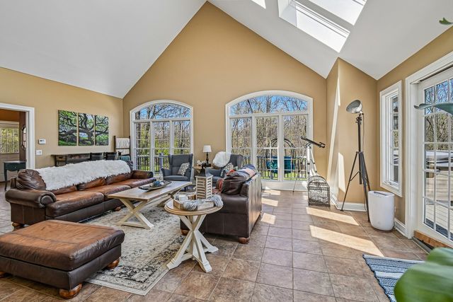 3N681 Trotter Lane, St. Charles, IL 60175
