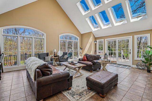 3N681 Trotter Lane, St. Charles, IL 60175