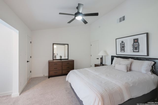 2718 Old Field Dr Apt 803, San Antonio, TX 78247