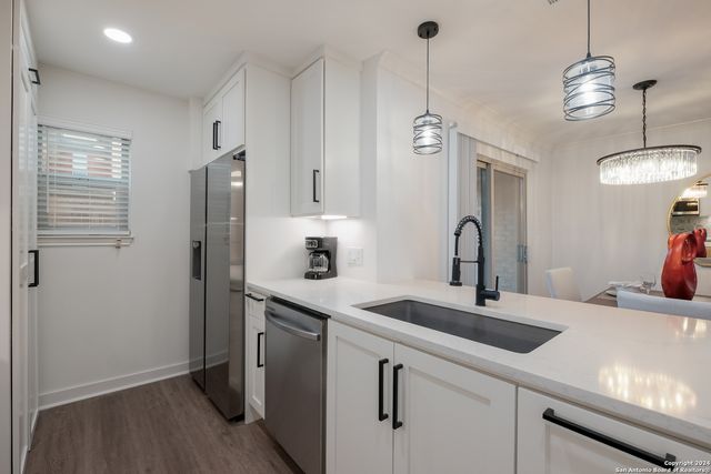 2718 Old Field Dr Apt 803, San Antonio, TX 78247