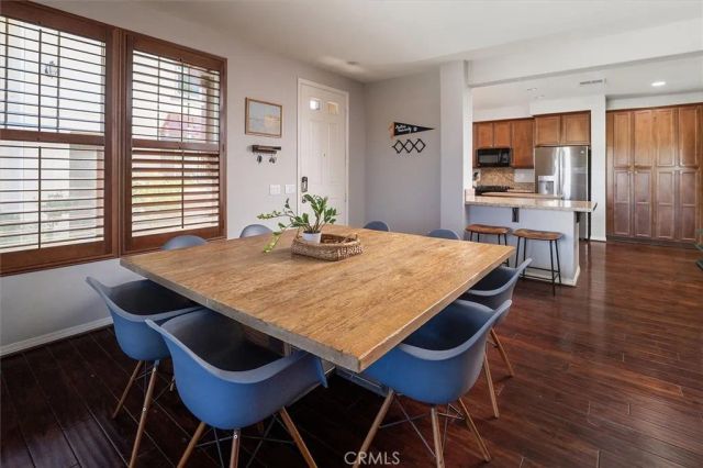 28600 Pietro Drive, Valencia, CA 91354