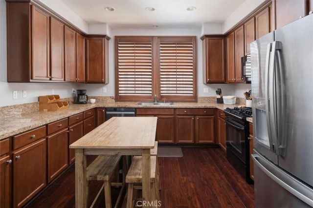 28600 Pietro Drive, Valencia, CA 91354