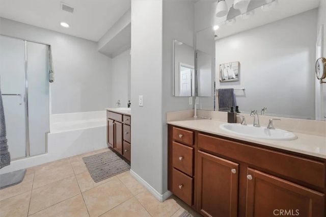 28600 Pietro Drive, Valencia, CA 91354