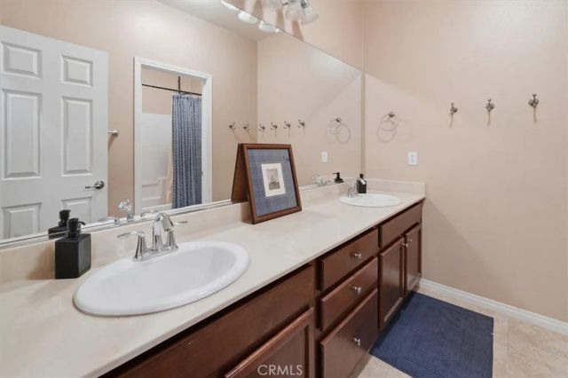 28600 Pietro Drive, Valencia, CA 91354