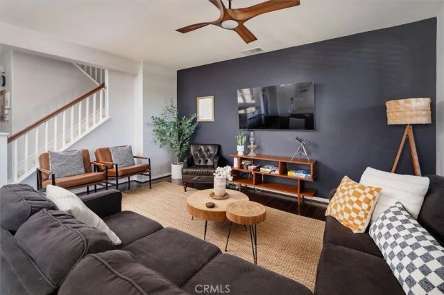 28600 Pietro Drive, Valencia, CA 91354
