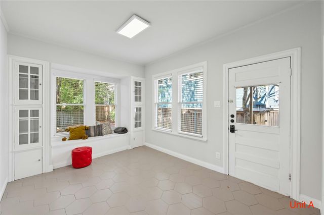 2301 W 10th ST, Austin, TX 78703