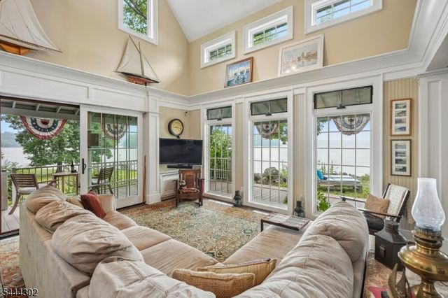 55 Raccoon Island Rd, Jefferson Twp., NJ 07849