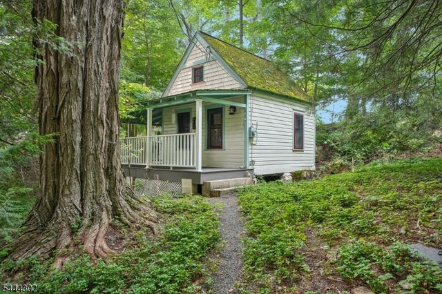 55 Raccoon Island Rd, Jefferson Twp., NJ 07849