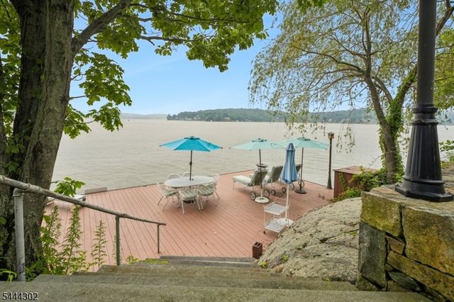 55 Raccoon Island Rd, Jefferson Twp., NJ 07849