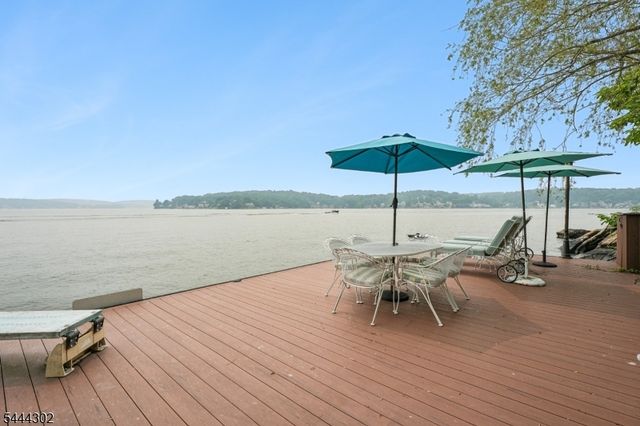55 Raccoon Island Rd, Jefferson Twp., NJ 07849