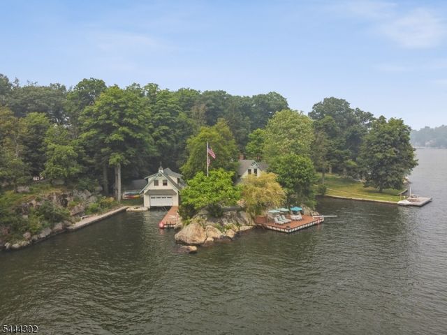 55 Raccoon Island Rd, Jefferson Twp., NJ 07849