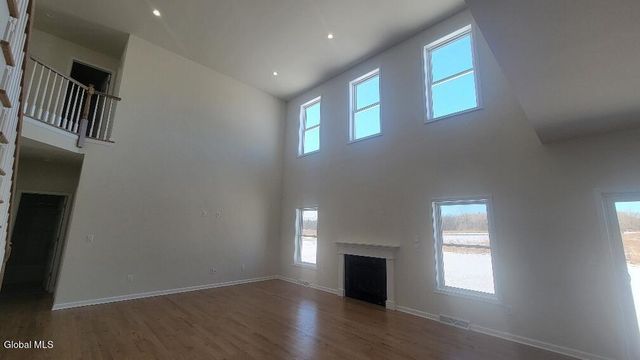 7 Jack Drive, Halfmoon, NY 12118