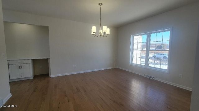 7 Jack Drive, Halfmoon, NY 12118