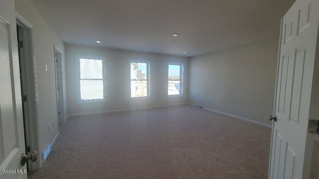 7 Jack Drive, Halfmoon, NY 12118