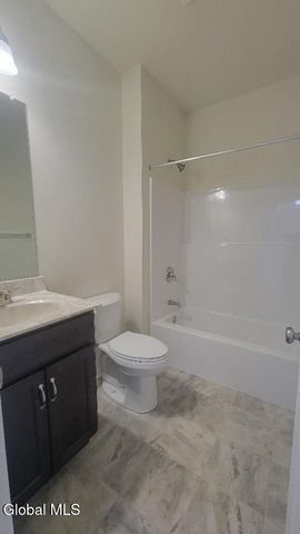 7 Jack Drive, Halfmoon, NY 12118