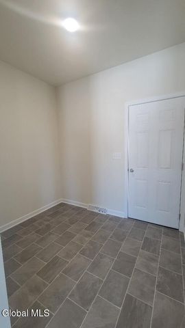 7 Jack Drive, Halfmoon, NY 12118