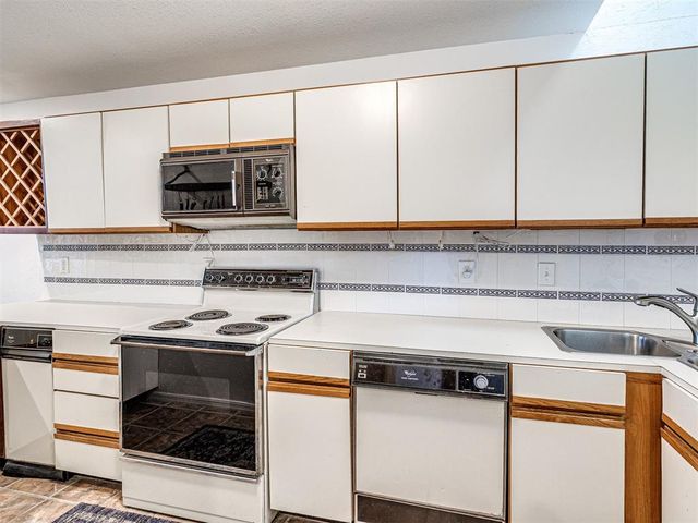 291 N Spinnaker Run 117, Eufaula, OK 74462