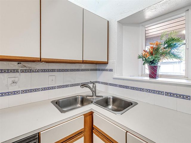 291 N Spinnaker Run 117, Eufaula, OK 74462