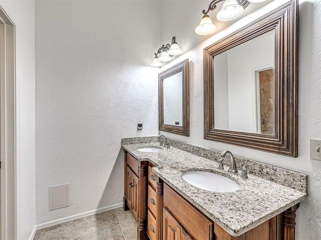 291 N Spinnaker Run 117, Eufaula, OK 74462