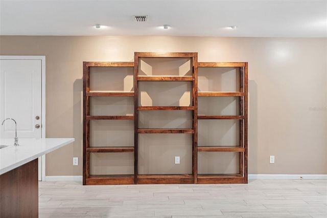 5080 OAKLAWN LANE, St Petersburg, FL 33708