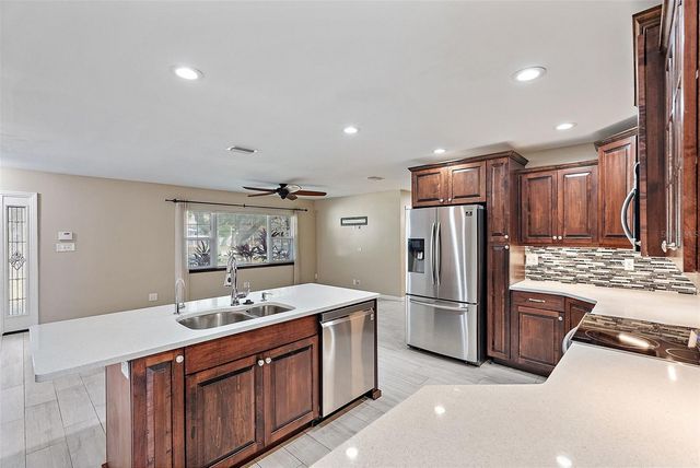 5080 OAKLAWN LANE, St Petersburg, FL 33708