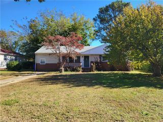 8224 Meadow Creek RD, Norfolk, VA 23518