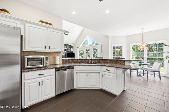 17120 Mallet Hill Dr, Louisville, KY 40245