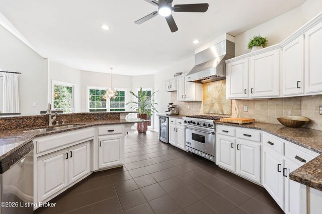 17120 Mallet Hill Dr, Louisville, KY 40245
