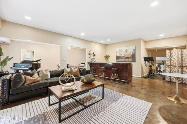 17120 Mallet Hill Dr, Louisville, KY 40245