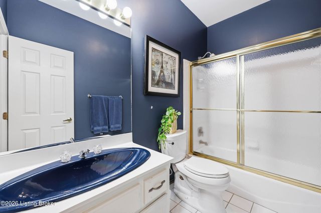 17120 Mallet Hill Dr, Louisville, KY 40245