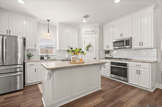 25335 Burlington Dr, Denham Springs, LA 70726