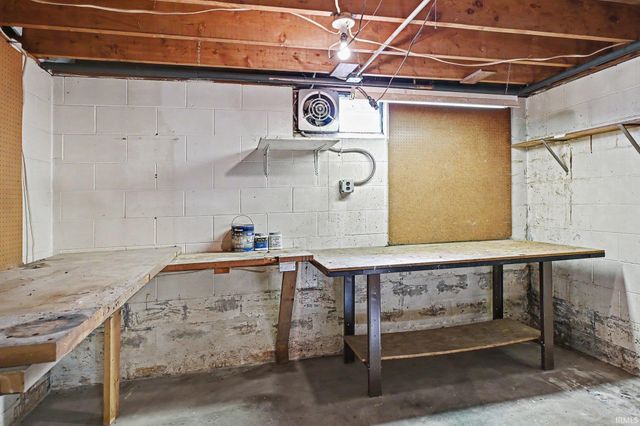 1805 Mayfield Drive, Goshen, IN 46526